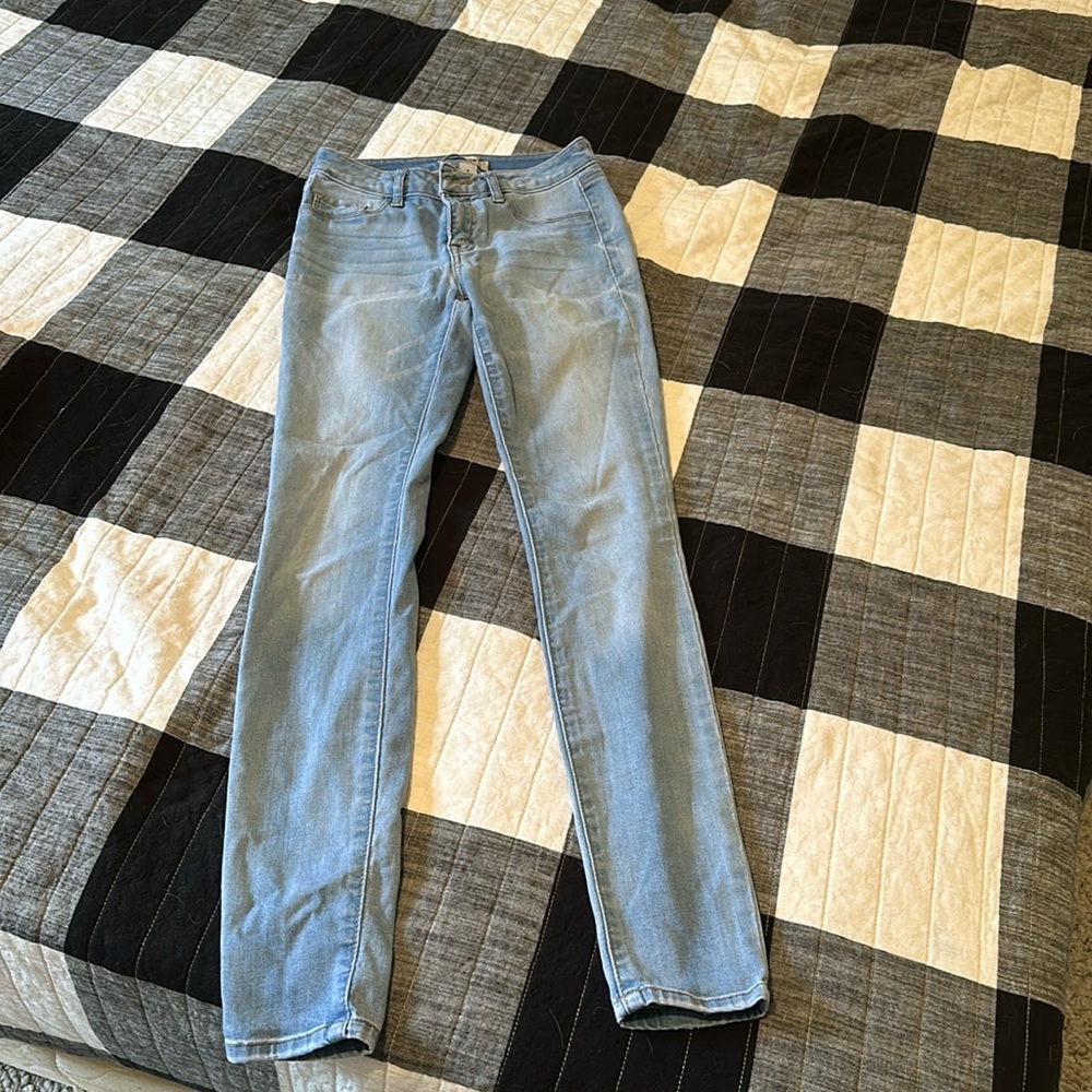 Refuge Light Blue Jeans.